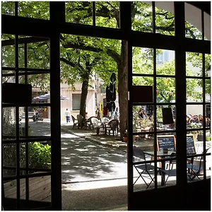 https://hotel-le-louvre.fr-provencehotel.com
